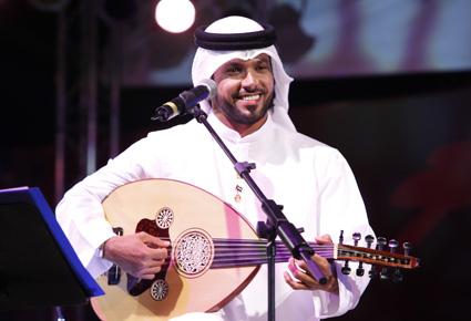 العامري يحتفل بالعيد الوطني الإماراتي مع زوار القرية العالمية